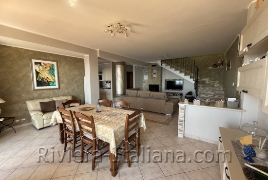 Villa con vista mare sulla costa tirrenica