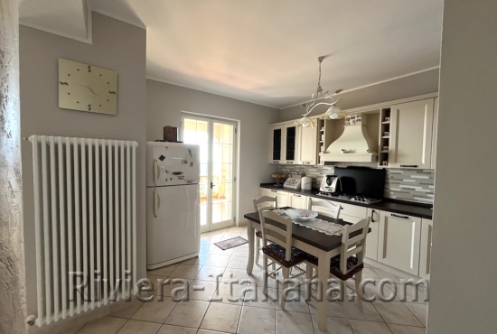 Villa con vista mare sulla costa tirrenica