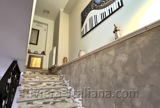 Villa con vista mare sulla costa tirrenica