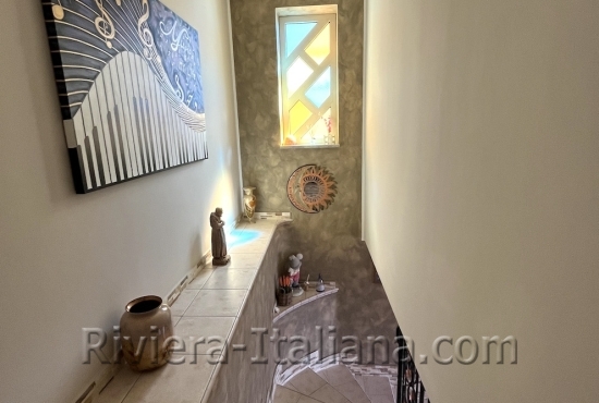 Villa con vista mare sulla costa tirrenica