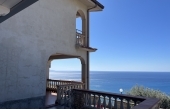 Villa con vista mare sulla costa tirrenica