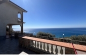 Villa con vista mare sulla costa tirrenica