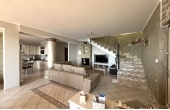 Villa con vista mare sulla costa tirrenica