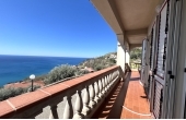 Villa con vista mare sulla costa tirrenica