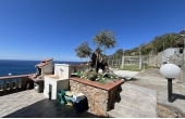 Villa con vista mare sulla costa tirrenica