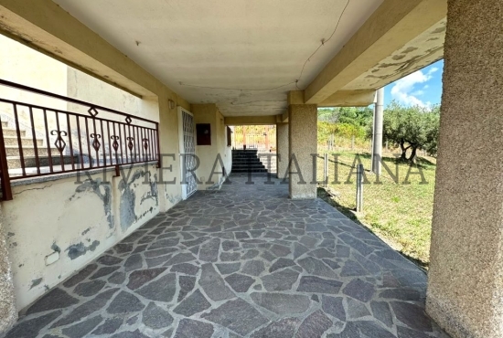 Casa indipendente immersa nel verde a Tremoli