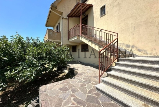 Casa indipendente immersa nel verde a Tremoli